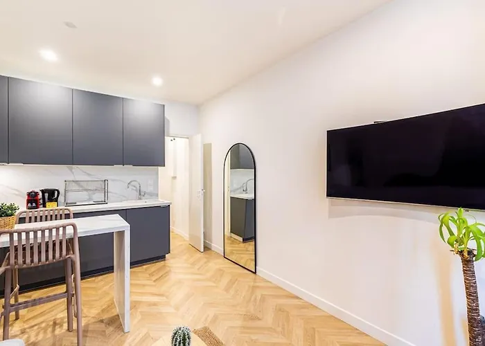 Appartement Moderne Pour 4 Proche Arc De Triomphe