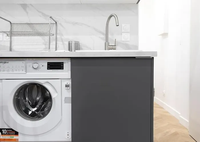 Appartement Moderne Pour 4 Proche Arc De Triomphe